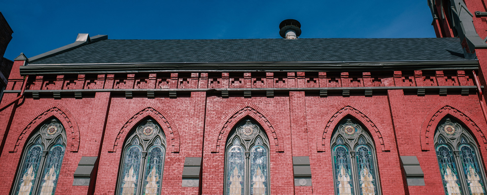 Outside side profile of the transept